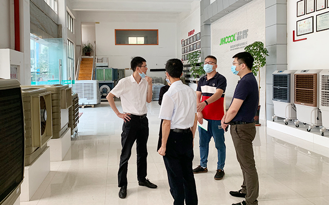投资区管委会主任黄依佺一行莅临晶辉考察指导